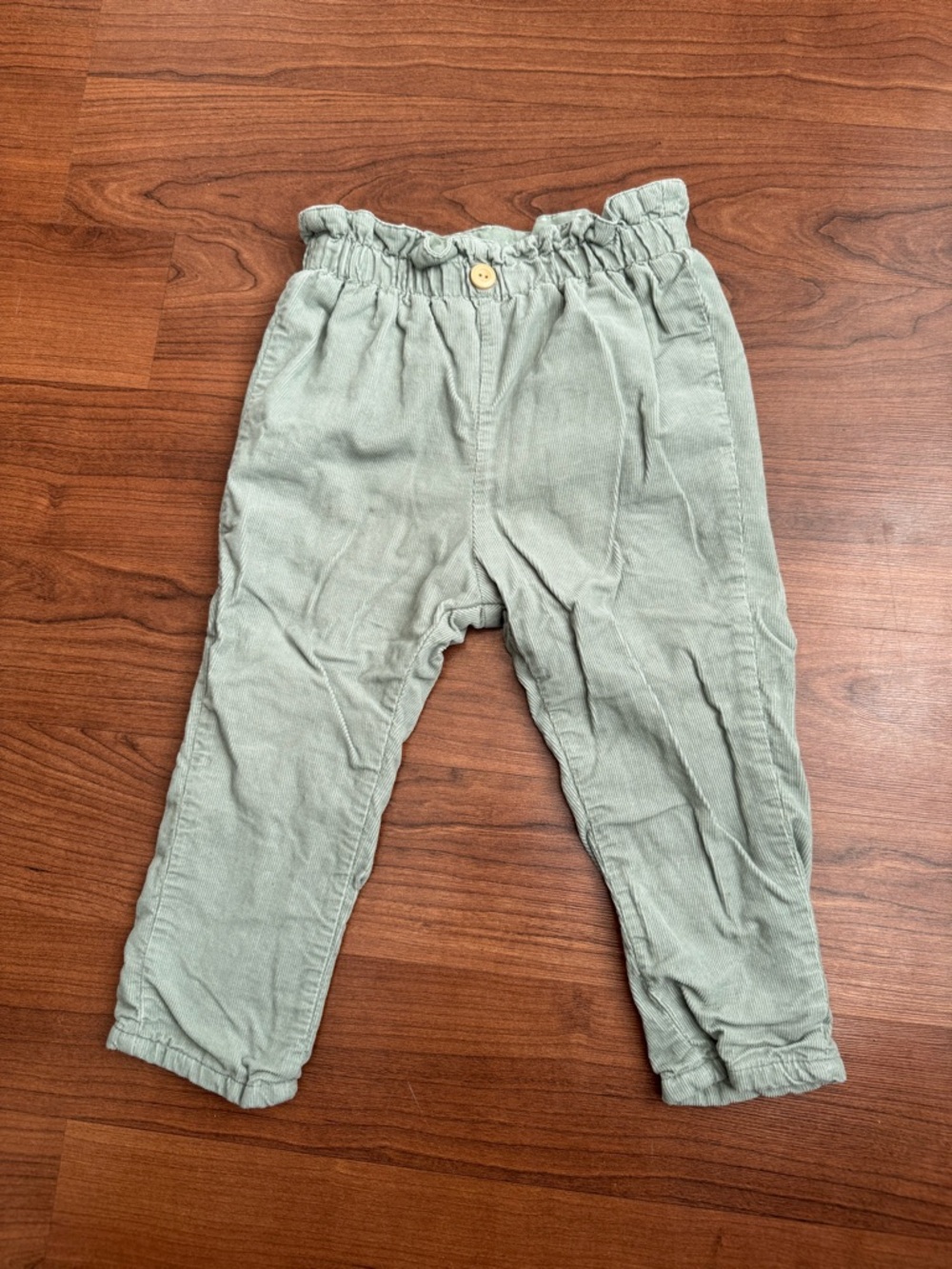 H&M Girls Elastic Waist Corduroy Pants in Sage Green - 18m